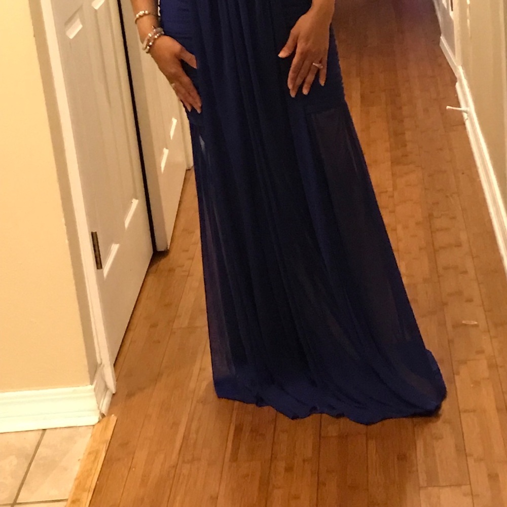 Formal dress - Picture 4 of 5